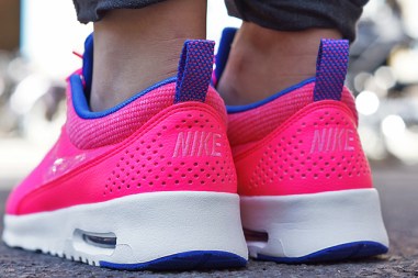 NIKE-AIR-MAX-THEA-HYPER-PINK-1